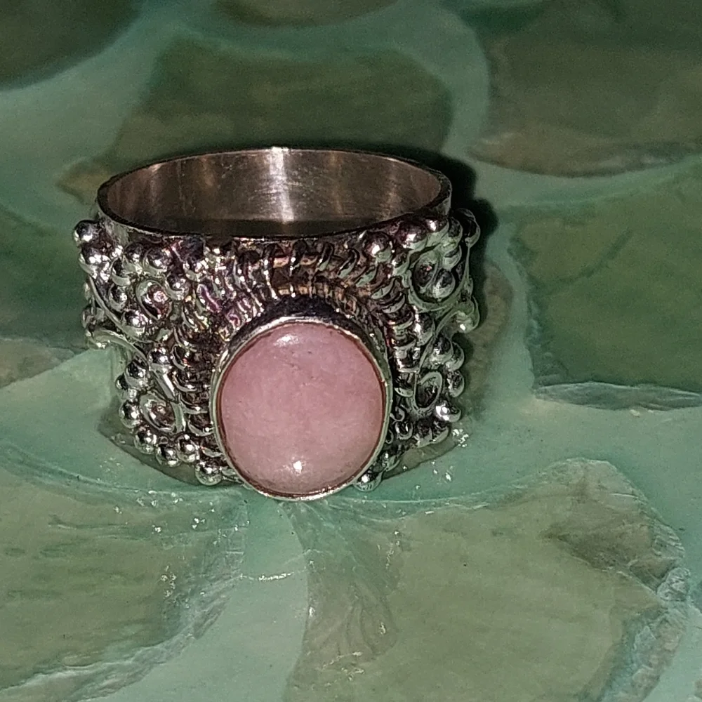 Rose Quartz Vintage Style Ring - Picture 4 of 6
